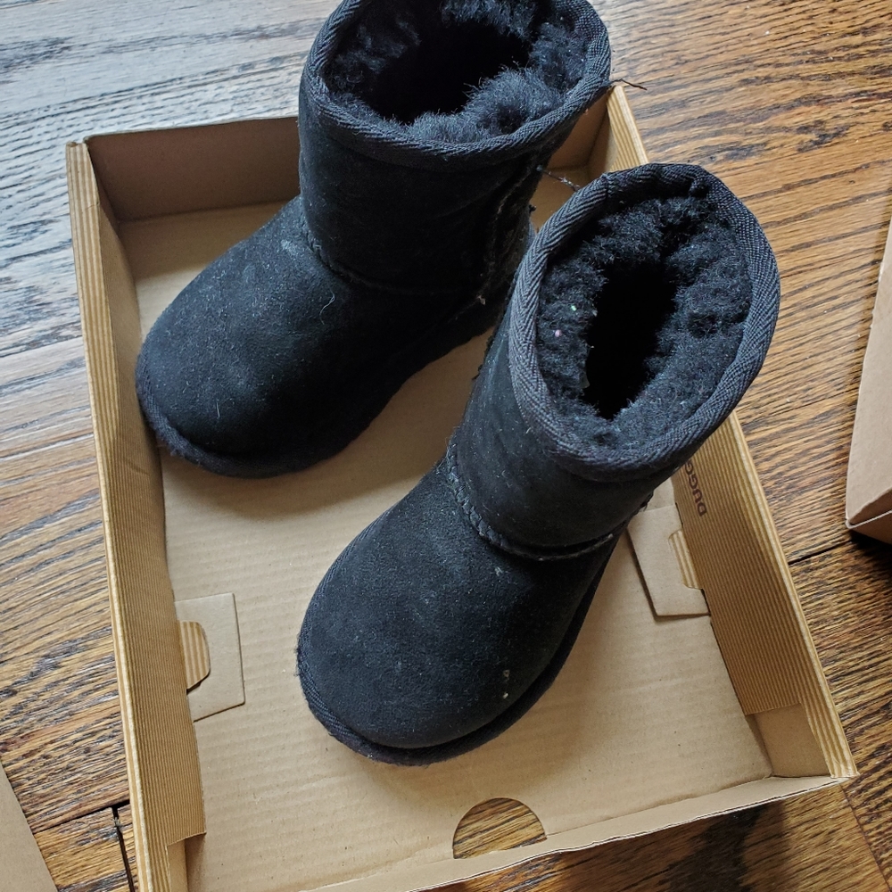 Toddler Ugg boots black 6